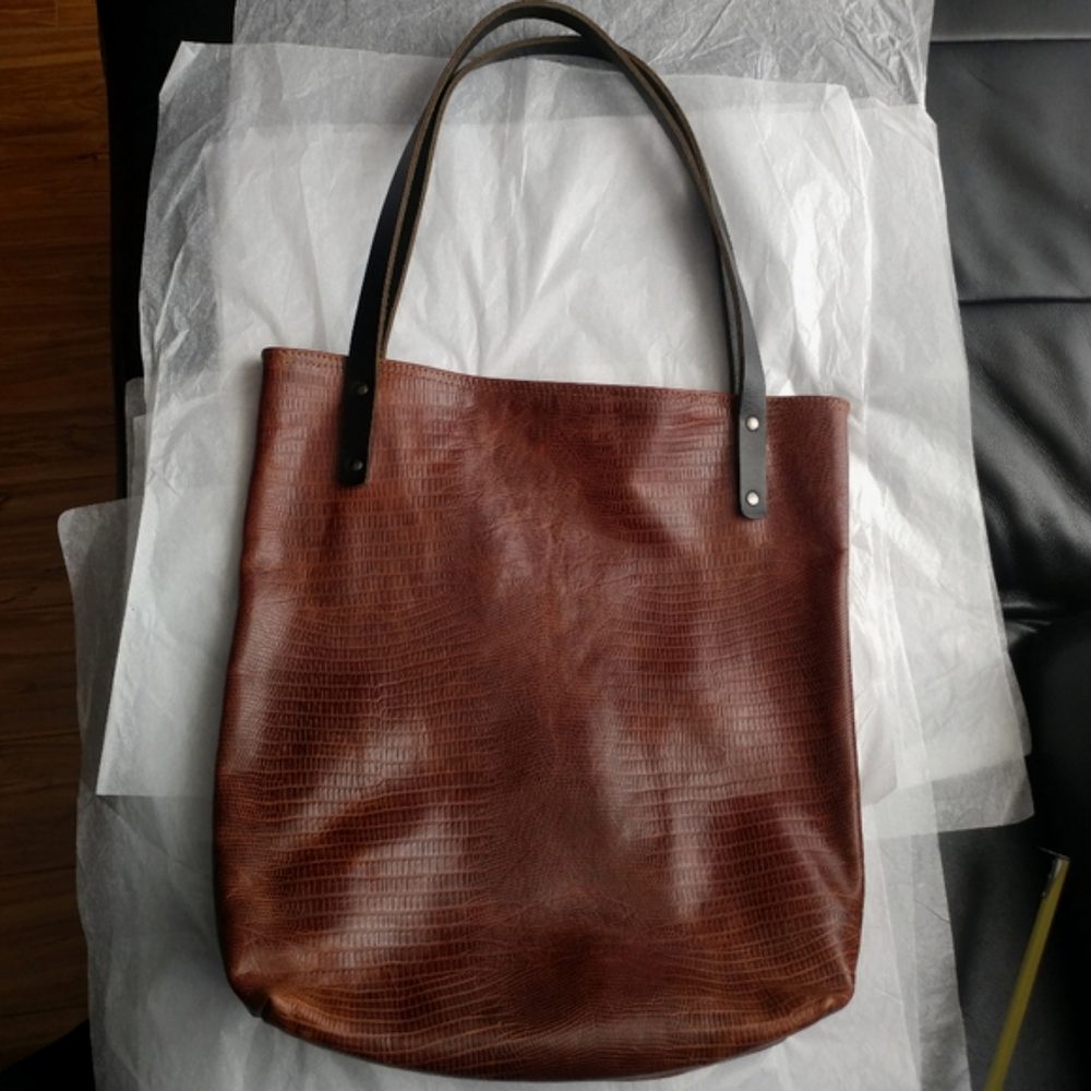 Leather tote bag